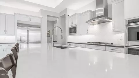 Kitchen - 2086 E Trigger Way, Gilbert, AZ 85297 photo 4 of 4