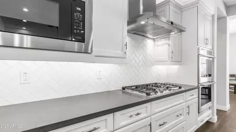 Kitchen - 2086 E Trigger Way, Gilbert, AZ 85297 photo 2 of 4