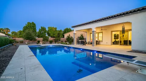 Exterior - 2086 E Trigger Way, Gilbert, AZ 85297 photo 7 of 24