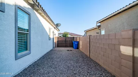 Exterior - 2086 E Trigger Way, Gilbert, AZ 85297 photo 12 of 24