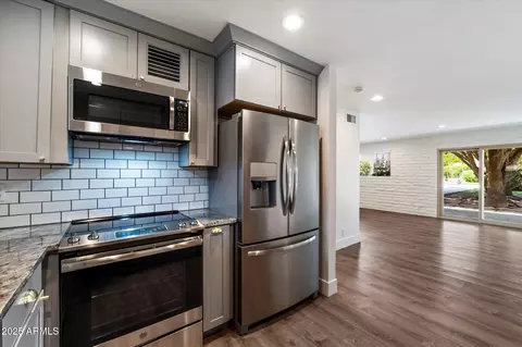 Kitchen - 3635 E Turney Ave #12, Phoenix, AZ 85018 photo 2 of 3