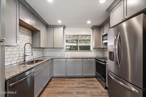 Kitchen - 3635 E Turney Ave #12, Phoenix, AZ 85018 photo 1 of 3