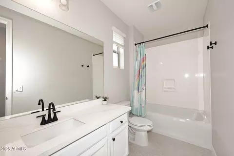 Bath - 4278 E Jesse St, Gilbert, AZ 85295 photo 3 of 6