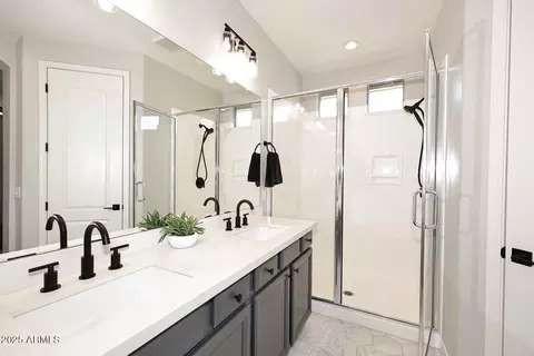 Bath - 4278 E Jesse St, Gilbert, AZ 85295 photo 4 of 6