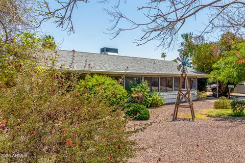 Exterior - 3141 W Camelback Rd, Phoenix, AZ 85017 photo 3 of 7