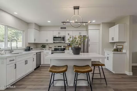 2136 W Portobello Ave, Mesa, AZ 85202