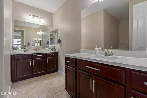 Bath - 3681 E Narrowleaf Dr, Gilbert, AZ 85298 photo 4 of 4