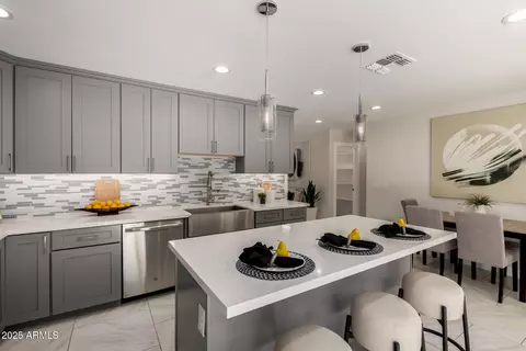 Kitchen - 3533 E Turquoise Ave, Phoenix, AZ 85028 photo 4 of 4