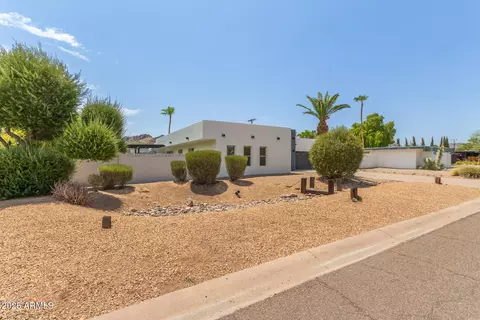 Exterior - 3533 E Turquoise Ave, Phoenix, AZ 85028 photo 5 of 6