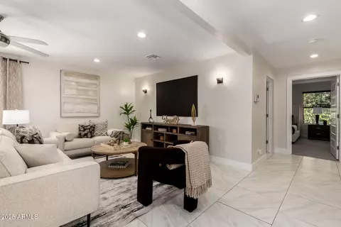 Entry Way - 3533 E Turquoise Ave, Phoenix, AZ 85028 photo 1 of 2