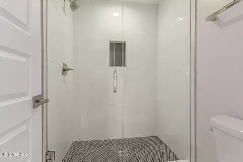 Bath - 3533 E Turquoise Ave, Phoenix, AZ 85028 photo 2 of 6