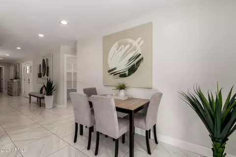 Entry Way - 3533 E Turquoise Ave, Phoenix, AZ 85028 photo 2 of 2