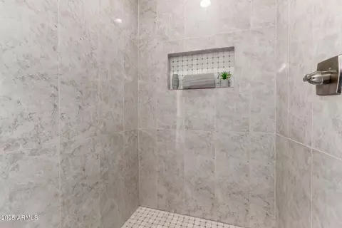 Bath - 3533 E Turquoise Ave, Phoenix, AZ 85028 photo 5 of 6