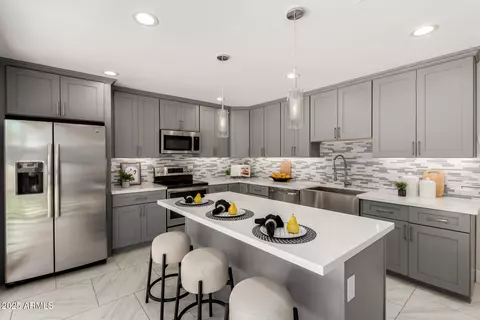 Kitchen - 3533 E Turquoise Ave, Phoenix, AZ 85028 photo 2 of 4