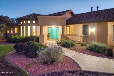 5664 S Equestrian Pl, Hereford, AZ 85615