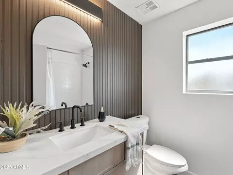 Bath - 136 E San Angelo Ave, Gilbert, AZ 85234 photo 4 of 5