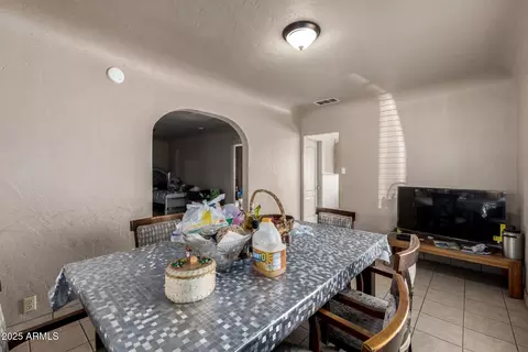 Dining - 6520 S 28th St, Phoenix, AZ 85042 photo 1 of 2