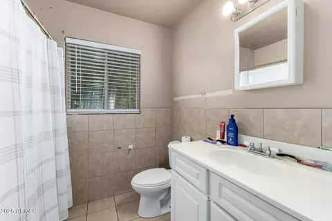 Bath - 6520 S 28th St, Phoenix, AZ 85042 photo 1 of 2