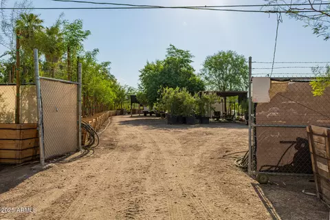 Exterior - 6520 S 28th St, Phoenix, AZ 85042 photo 1 of 7