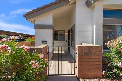 2201 N Comanche Dr #1075, Chandler, AZ 85224