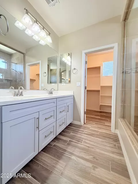 Bath - 3464 E Appleby Dr, Gilbert, AZ 85298 photo 2 of 5