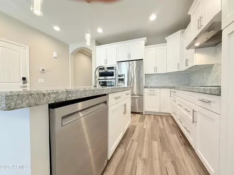 Kitchen - 3464 E Appleby Dr, Gilbert, AZ 85298 photo 4 of 6