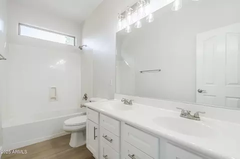 Bath - 4389 E Muirfield St, Gilbert, AZ 85298 photo 1 of 1