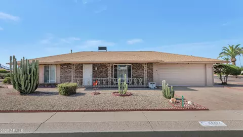 9902 W Prairie Hills Cir, Sun City, AZ 85351