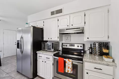 Kitchen - 9510 E Duncan St, Mesa, AZ 85207 photo 3 of 3