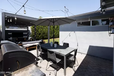 Exterior - 4020 N 33rd Pl, Phoenix, AZ 85018 photo 5 of 11