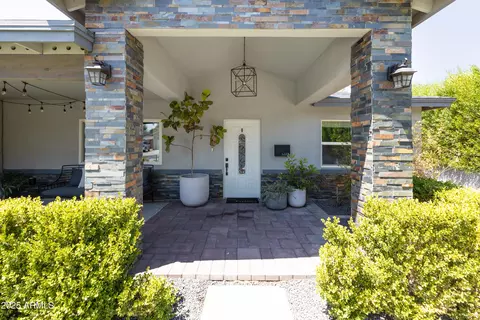 Exterior - 4020 N 33rd Pl, Phoenix, AZ 85018 photo 1 of 11