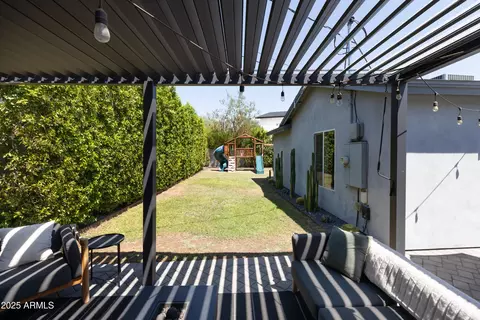 Exterior - 4020 N 33rd Pl, Phoenix, AZ 85018 photo 6 of 11