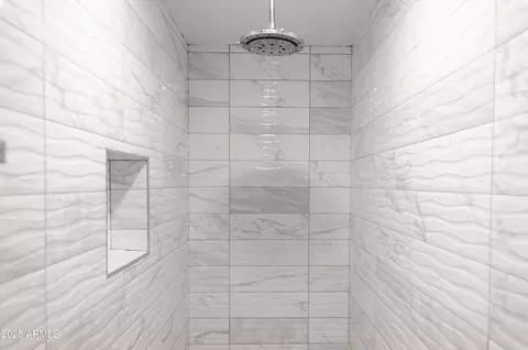 Bath - 4020 N 33rd Pl, Phoenix, AZ 85018 photo 3 of 7