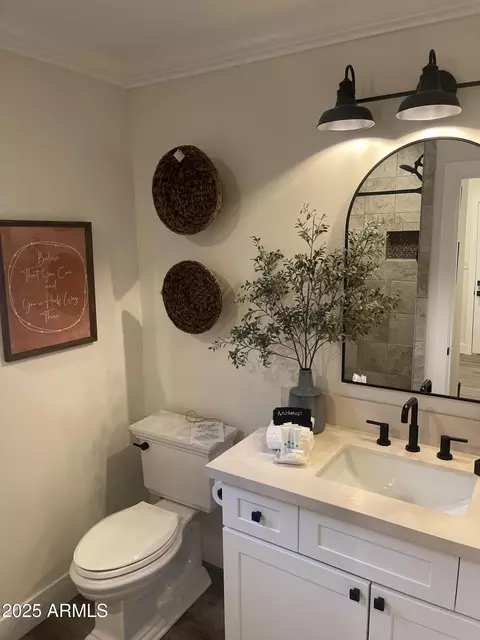 Bath - 6841 W Bradshaw Dr, Pine, AZ 85544 photo 1 of 4