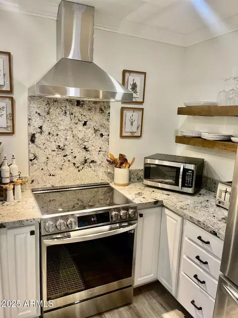 Kitchen - 6841 W Bradshaw Dr, Pine, AZ 85544 photo 4 of 6