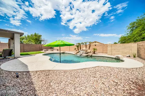 Exterior - 1704 E Beverly Rd, Phoenix, AZ 85042 photo 7 of 12