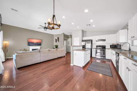 Kitchen - 1704 E Beverly Rd, Phoenix, AZ 85042 photo 1 of 5