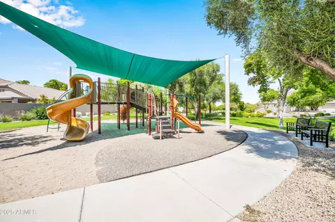 View/Area - 1704 E Beverly Rd, Phoenix, AZ 85042 photo 2 of 3