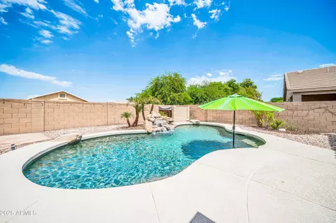 Exterior - 1704 E Beverly Rd, Phoenix, AZ 85042 photo 4 of 12