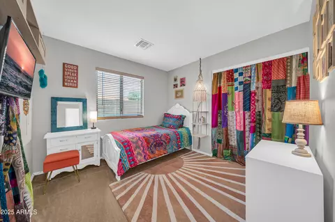 Bedroom - 1704 E Beverly Rd, Phoenix, AZ 85042 photo 6 of 7