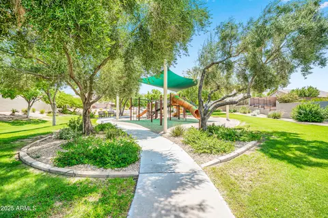 View/Area - 1704 E Beverly Rd, Phoenix, AZ 85042 photo 1 of 3