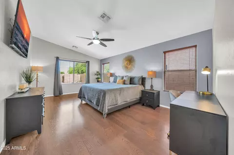Bedroom - 1704 E Beverly Rd, Phoenix, AZ 85042 photo 1 of 7