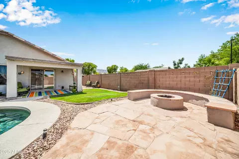 Exterior - 1704 E Beverly Rd, Phoenix, AZ 85042 photo 8 of 12