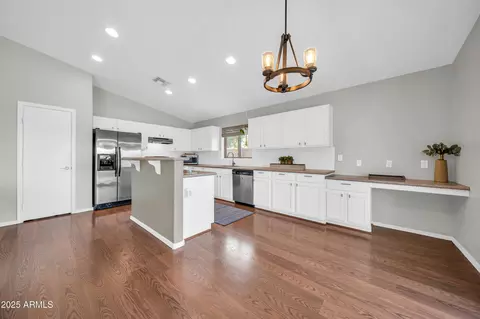 Kitchen - 1704 E Beverly Rd, Phoenix, AZ 85042 photo 2 of 5