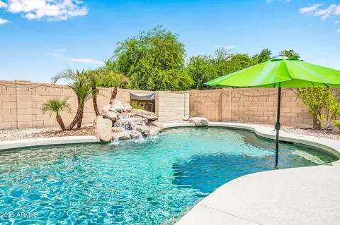 Exterior - 1704 E Beverly Rd, Phoenix, AZ 85042 photo 5 of 12