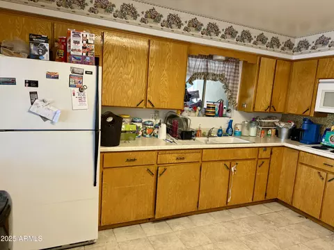 Kitchen - 5225 E Butte St, Mesa, AZ 85205 photo 2 of 3