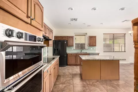 1231 W Dana Dr, San Tan Valley, AZ 85143