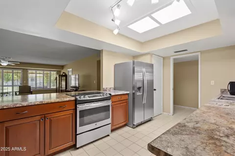 10425 W Roundelay Cir, Sun City, AZ 85351
