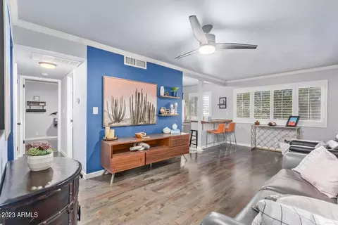 2532 W Berridge Ln #E204, Phoenix, AZ 85017