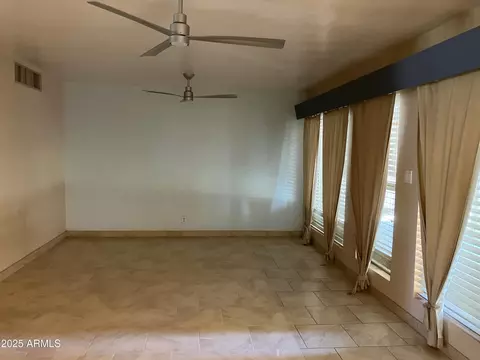 Living - 6750 N 11th Pl, Phoenix, AZ 85014 photo 1 of 1